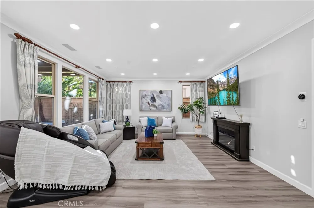 78 Melville Irvine, CA 92620