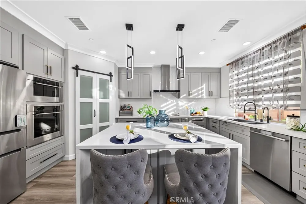 78 Melville Irvine, CA 92620