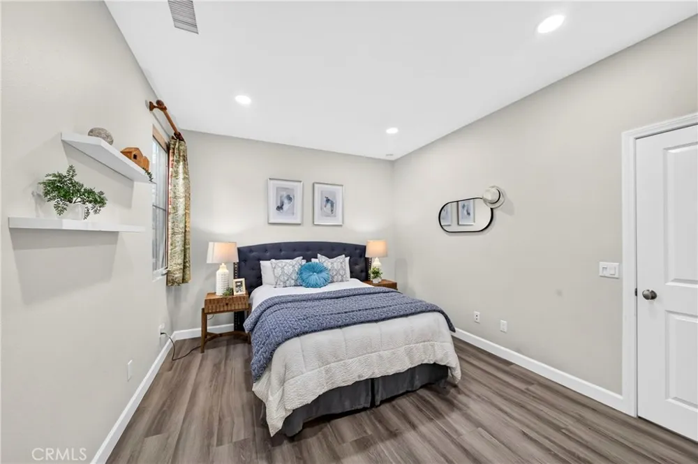 78 Melville Irvine, CA 92620