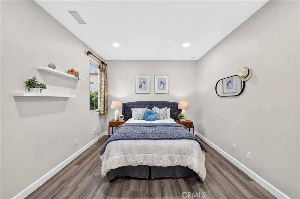 78 Melville Irvine, CA 92620