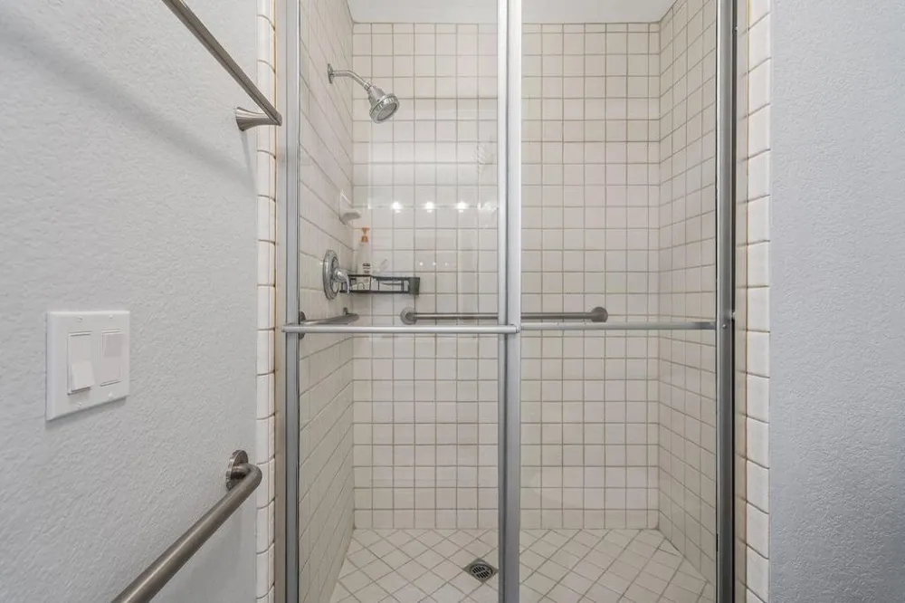 43954 ViA Granada Palm Desert, CA 92211