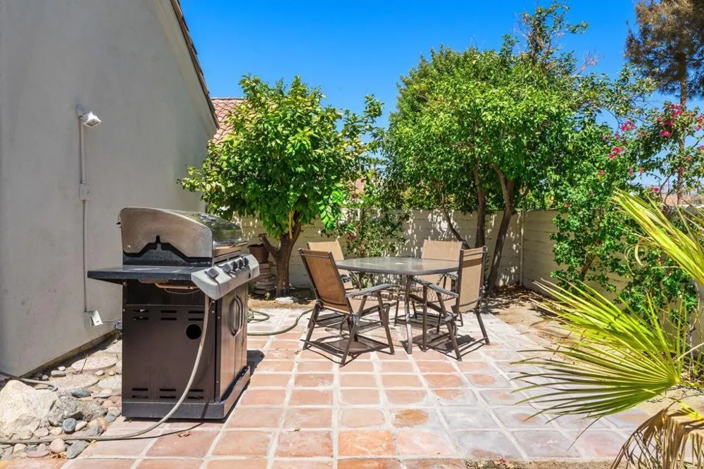 43954 ViA Granada Palm Desert, CA 92211