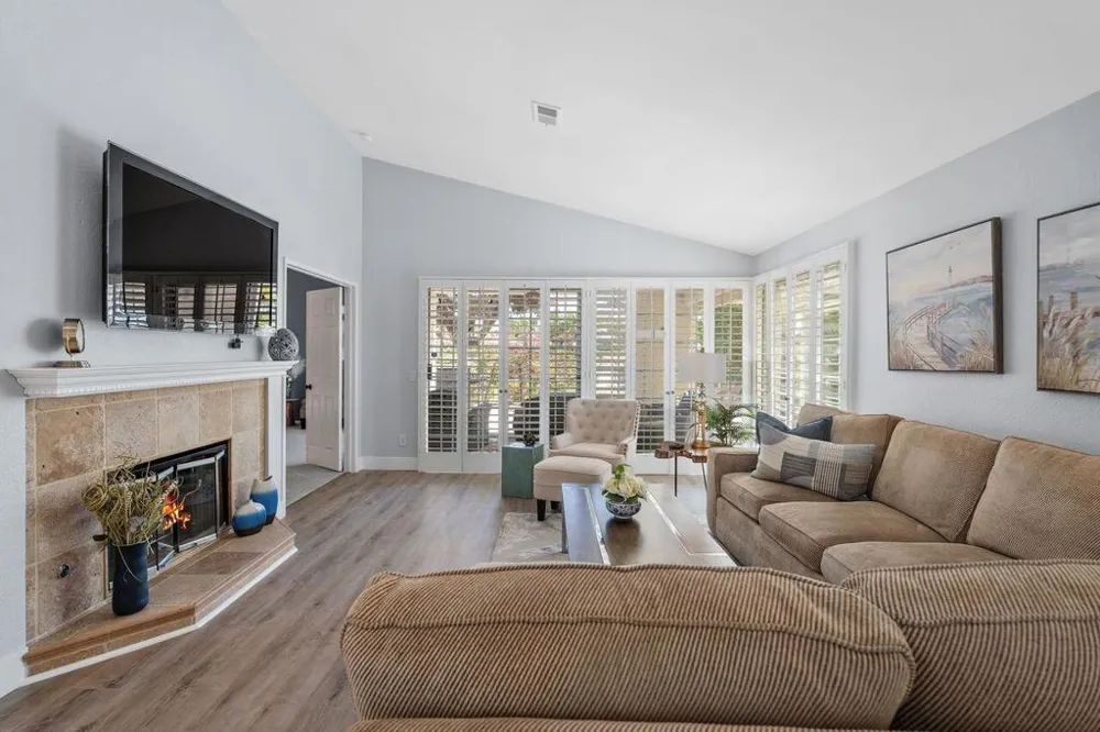 43954 ViA Granada Palm Desert, CA 92211