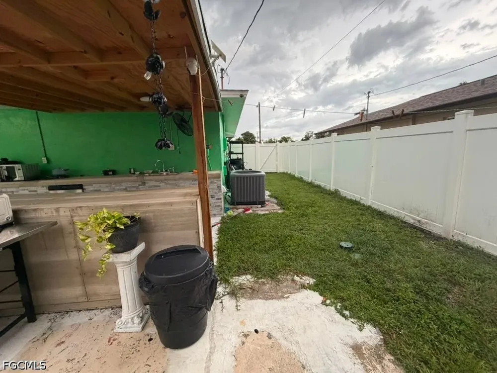 NE 10th Avenue Cape Coral, FL 33909