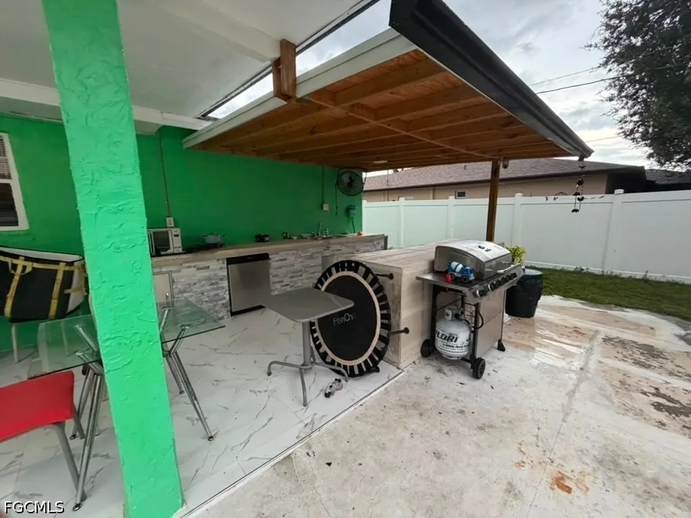 NE 10th Avenue Cape Coral, FL 33909