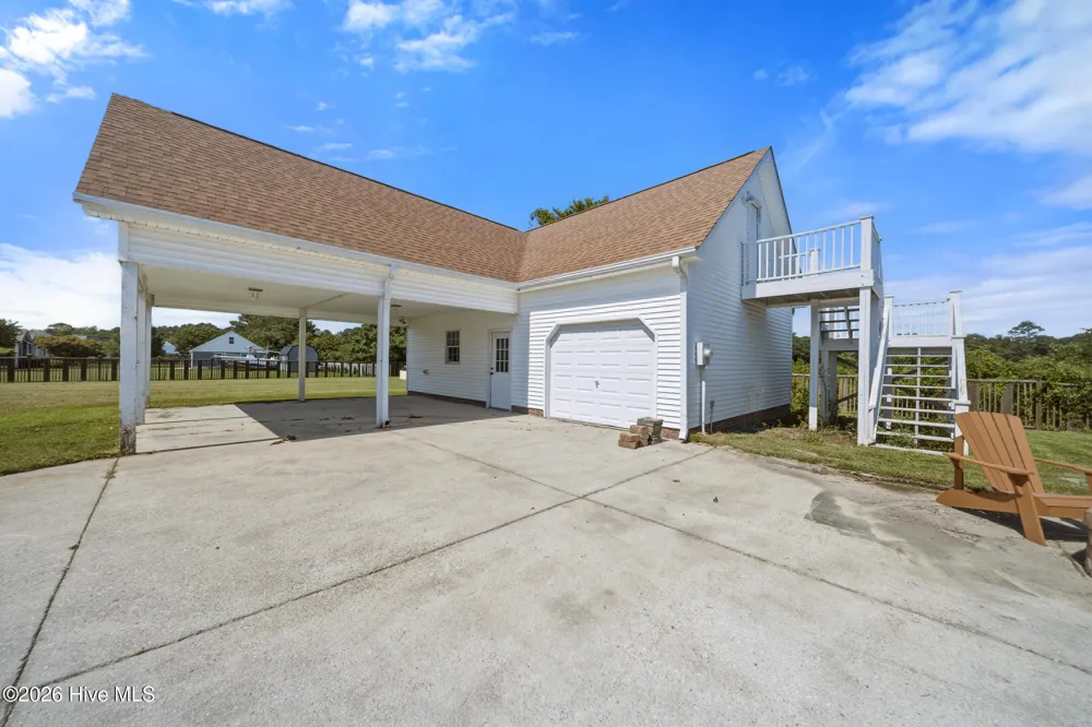 117 Middle Point Road Hampstead, NC 28443