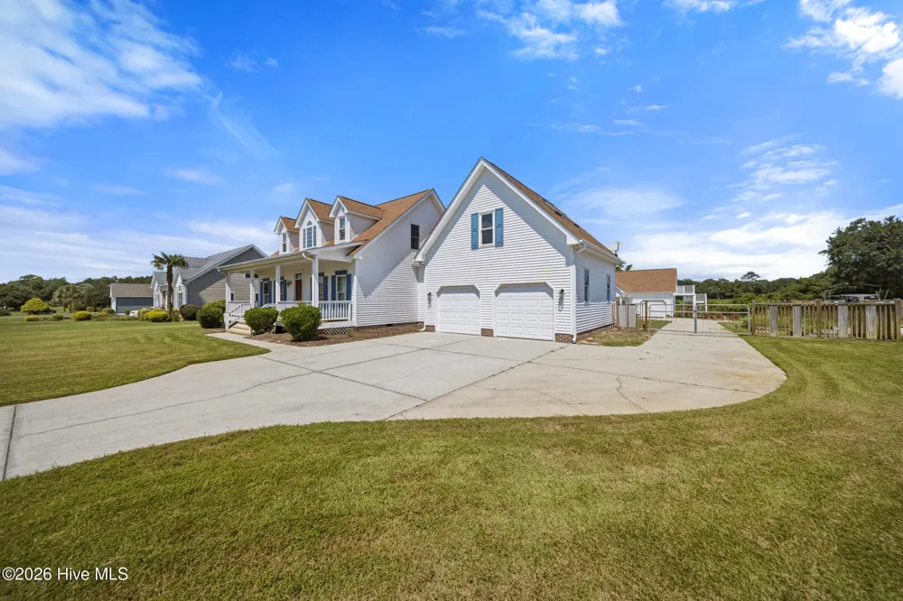 117 Middle Point Road Hampstead, NC 28443