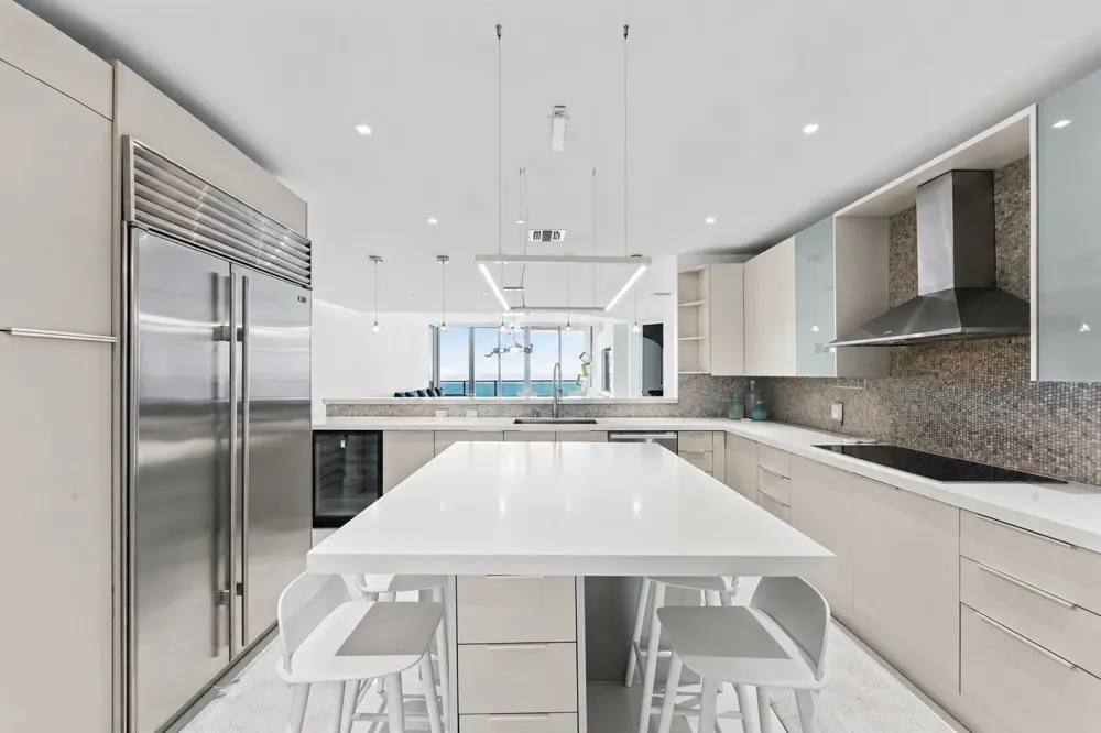 5959 COLLINS AVENUE #1203 Miami Beach, FL 33140