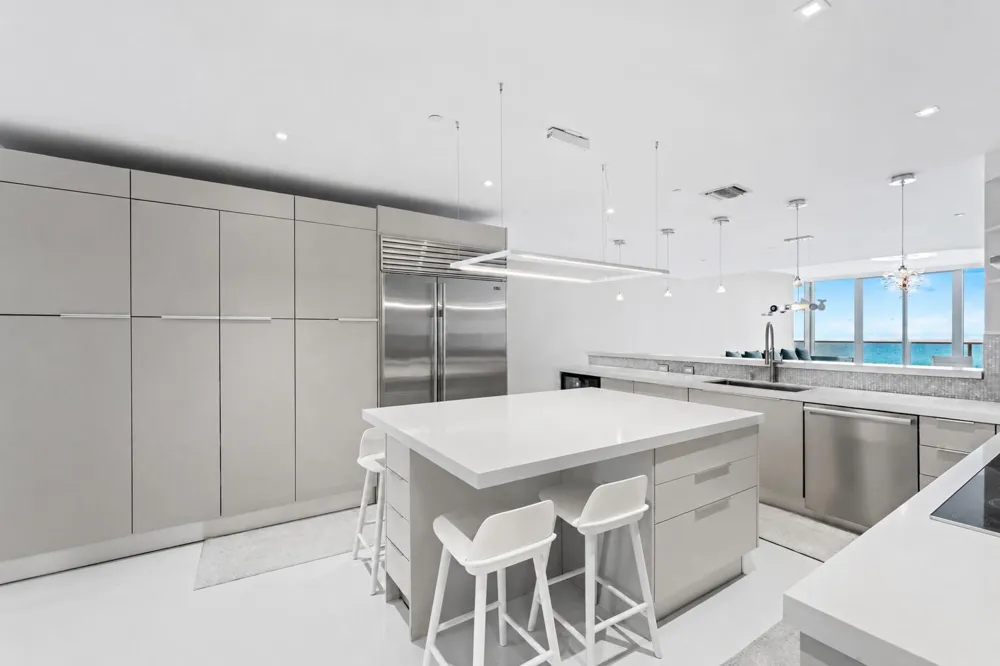 5959 COLLINS AVENUE #1203 Miami Beach, FL 33140