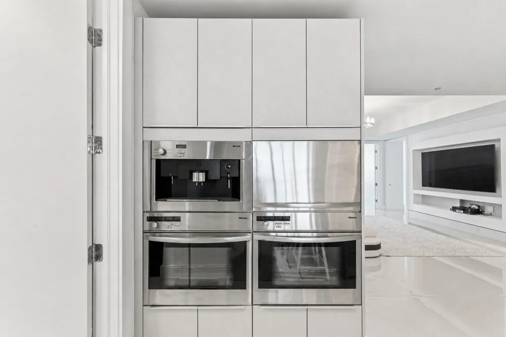 5959 COLLINS AVENUE #1203 Miami Beach, FL 33140