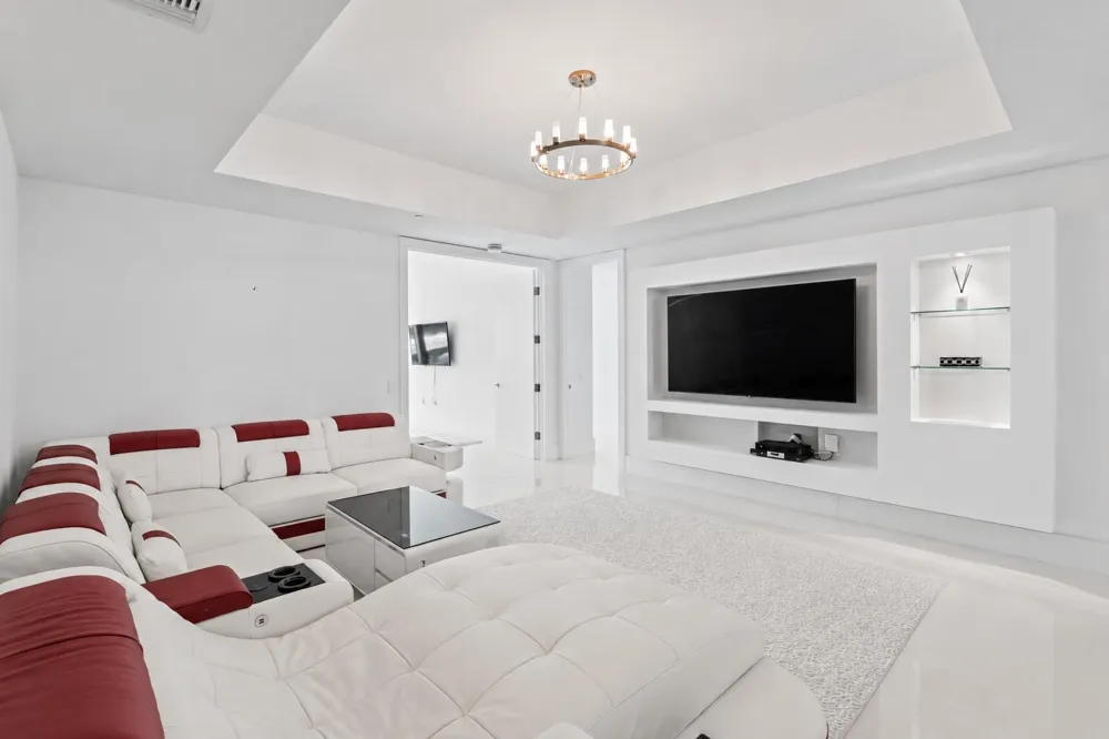 5959 COLLINS AVENUE #1203 Miami Beach, FL 33140