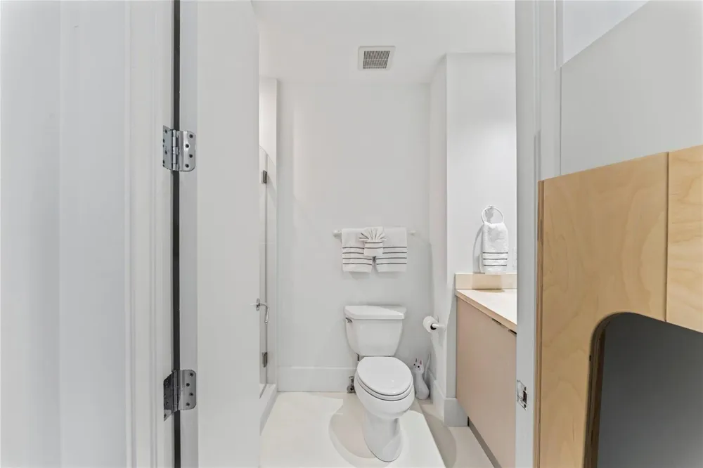5959 COLLINS AVENUE #1203 Miami Beach, FL 33140