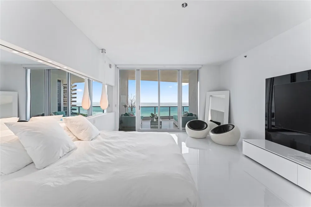 5959 COLLINS AVENUE #1203 Miami Beach, FL 33140