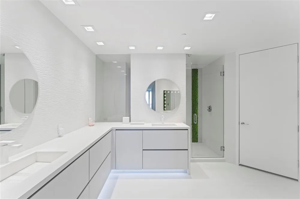 5959 COLLINS AVENUE #1203 Miami Beach, FL 33140