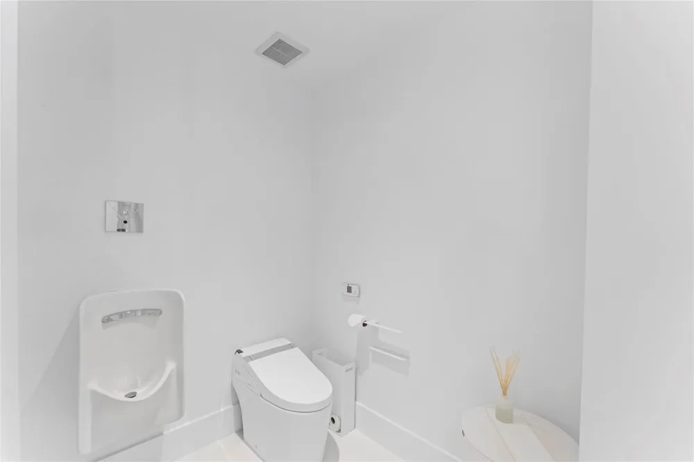 5959 COLLINS AVENUE #1203 Miami Beach, FL 33140