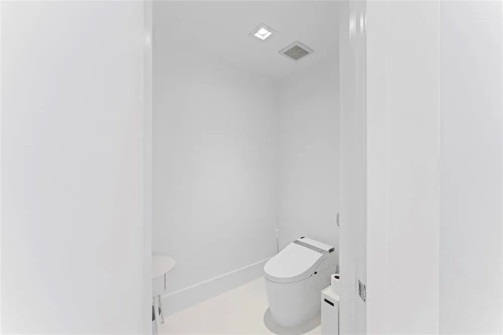 5959 COLLINS AVENUE #1203 Miami Beach, FL 33140