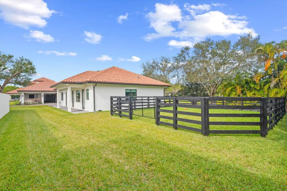 2984 Appaloosa Trail Wellington, FL 33414