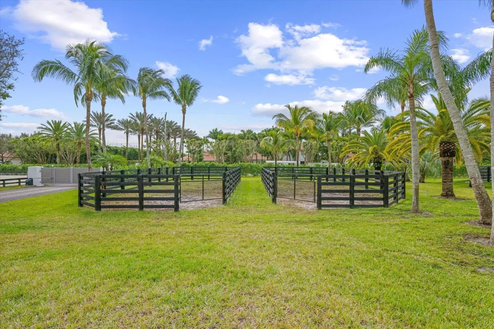 2984 Appaloosa Trail Wellington, FL 33414