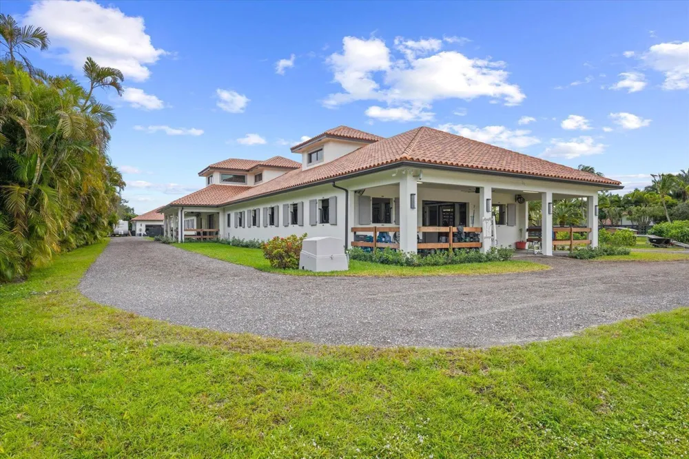 2984 Appaloosa Trail Wellington, FL 33414