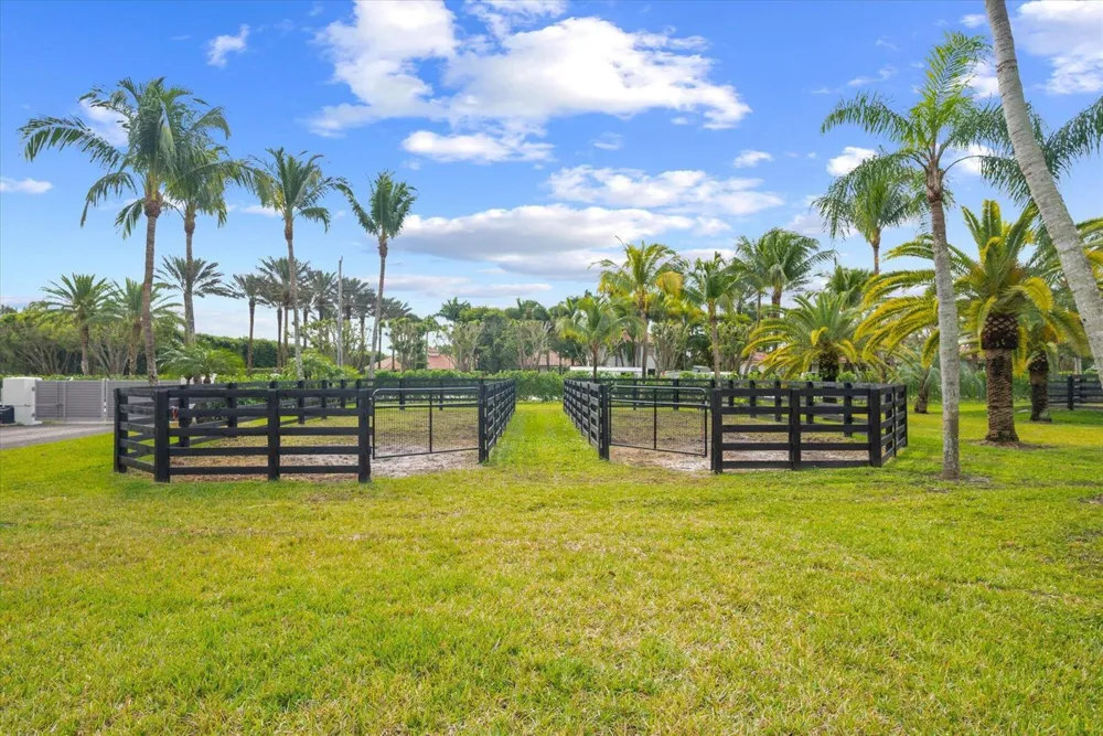 2984 Appaloosa Trail Wellington, FL 33414
