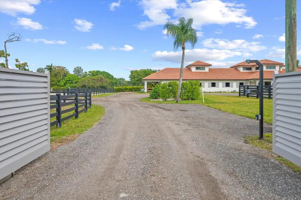 2984 Appaloosa Trail Wellington, FL 33414