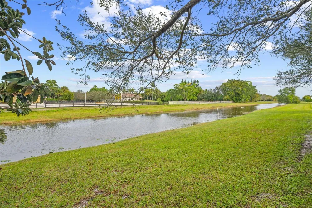 2984 Appaloosa Trail Wellington, FL 33414