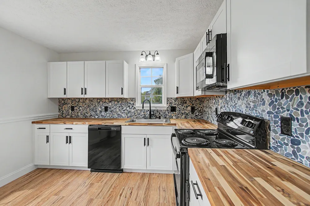 5323 Roaring Springs Rd Cadiz, KY 42211