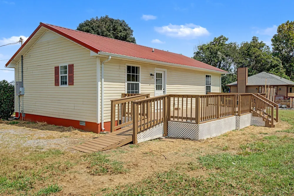 5323 Roaring Springs Rd Cadiz, KY 42211