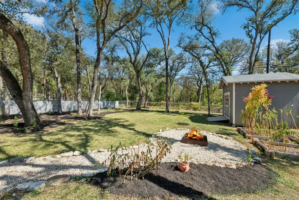 1904 Parkside Lane Austin, TX 78745