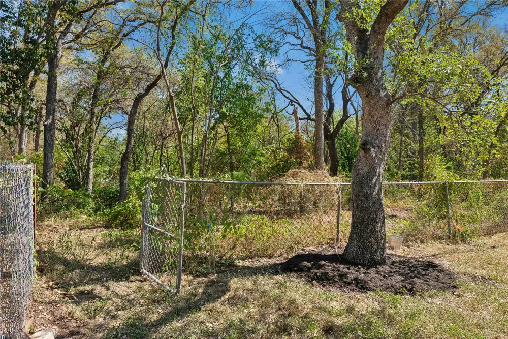 1904 Parkside Lane Austin, TX 78745