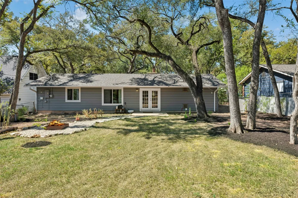 1904 Parkside Lane Austin, TX 78745