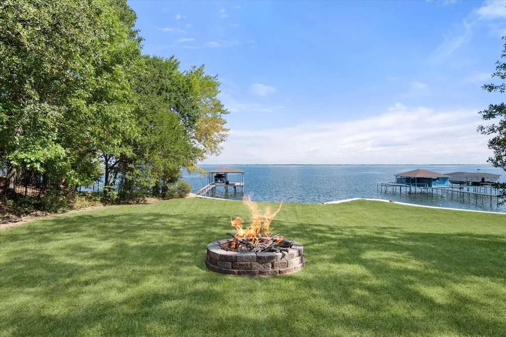 215 Pelican Point Streetman, TX 75859