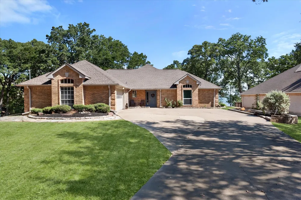 215 Pelican Point Streetman, TX 75859