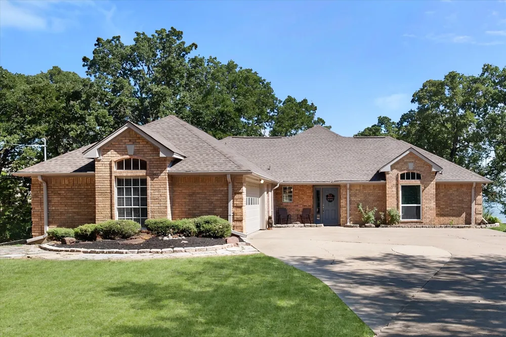 215 Pelican Point Streetman, TX 75859
