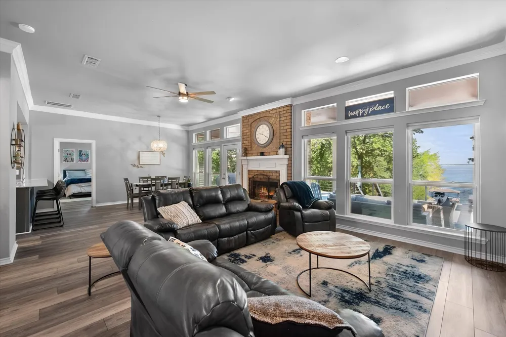 215 Pelican Point Streetman, TX 75859