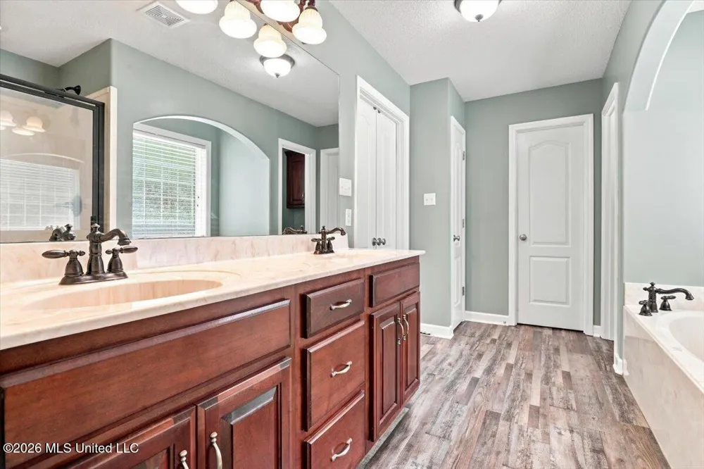 282 Douglas Road Hernando, MS 38632