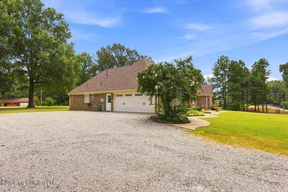 282 Douglas Road Hernando, MS 38632