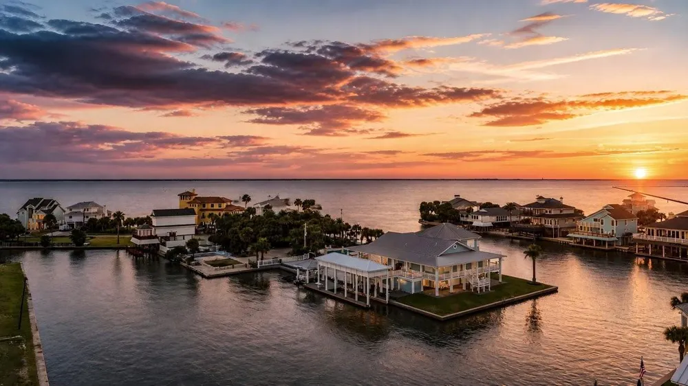 16610 Tern Road Jamaica Beach, TX 77554