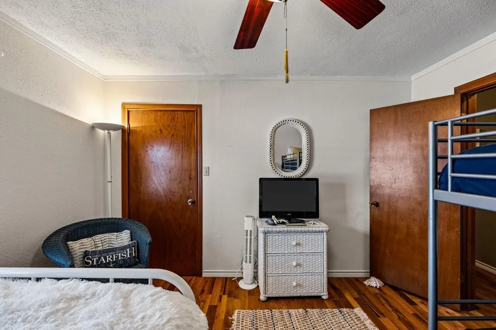 16610 Tern Road Jamaica Beach, TX 77554