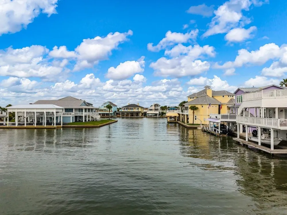 16610 Tern Road Jamaica Beach, TX 77554