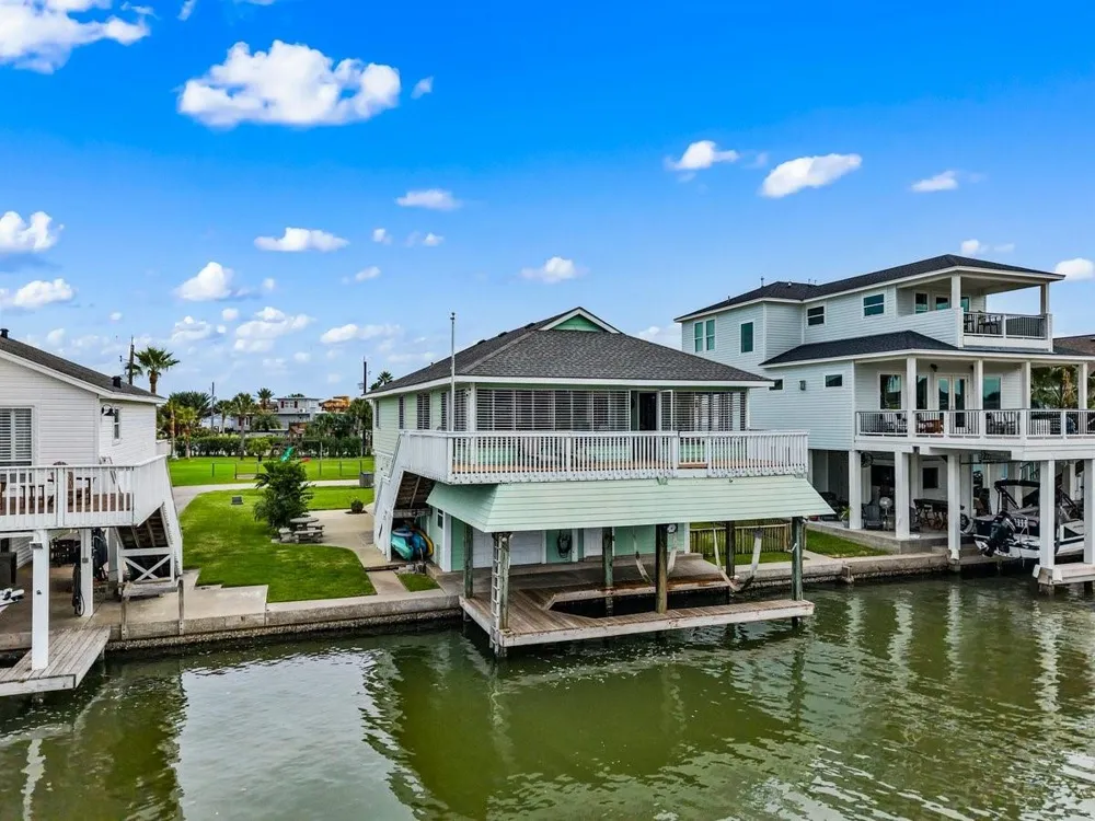 16610 Tern Road Jamaica Beach, TX 77554