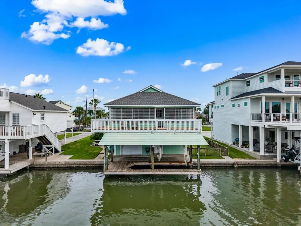 16610 Tern Road Jamaica Beach, TX 77554