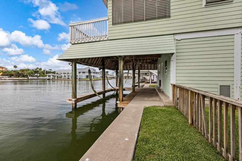 16610 Tern Road Jamaica Beach, TX 77554