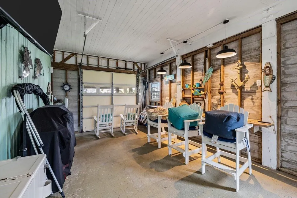 16610 Tern Road Jamaica Beach, TX 77554