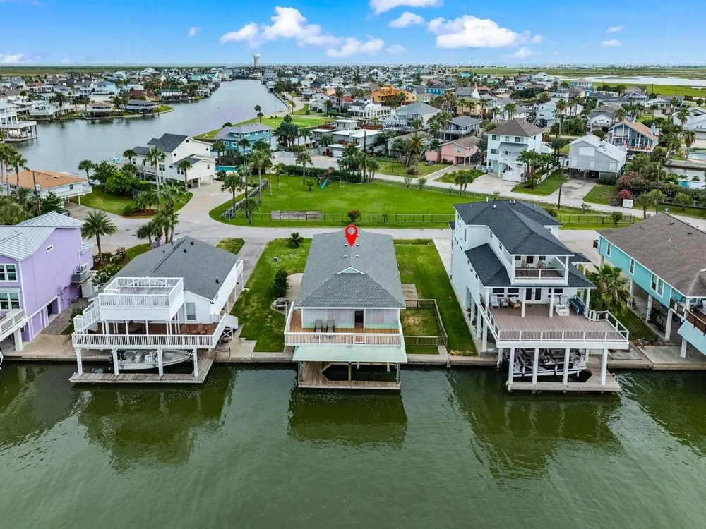 16610 Tern Road Jamaica Beach, TX 77554