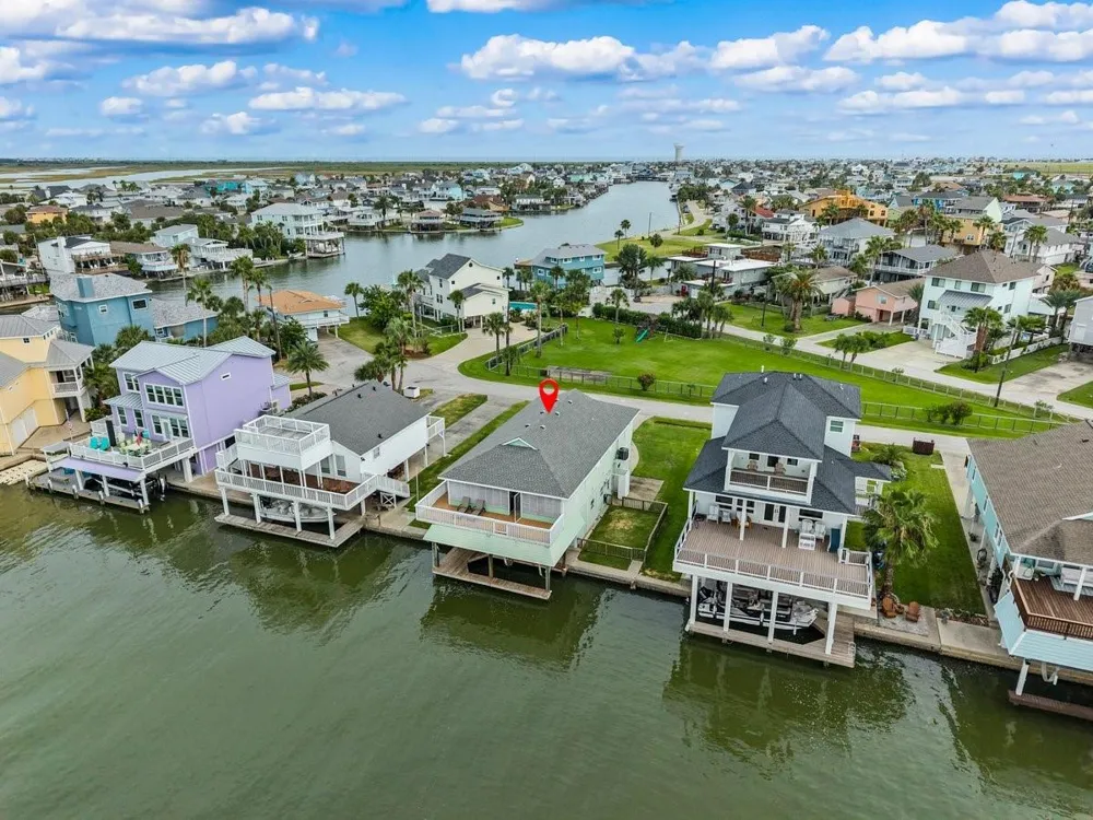 16610 Tern Road Jamaica Beach, TX 77554