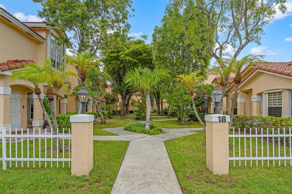15261 SW 111th St Miami, FL 33196