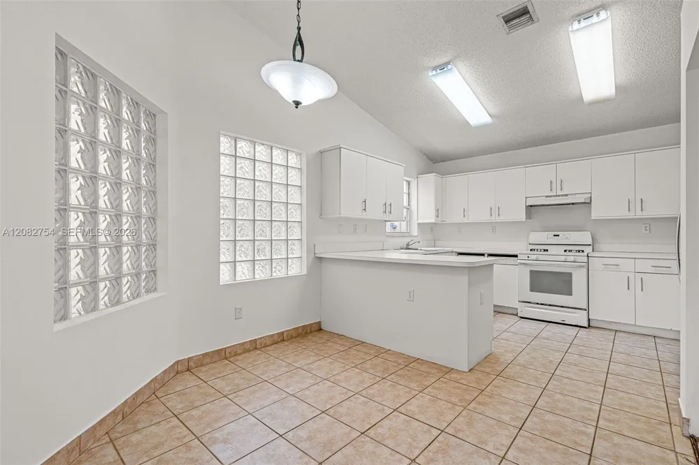 15261 SW 111th St Miami, FL 33196