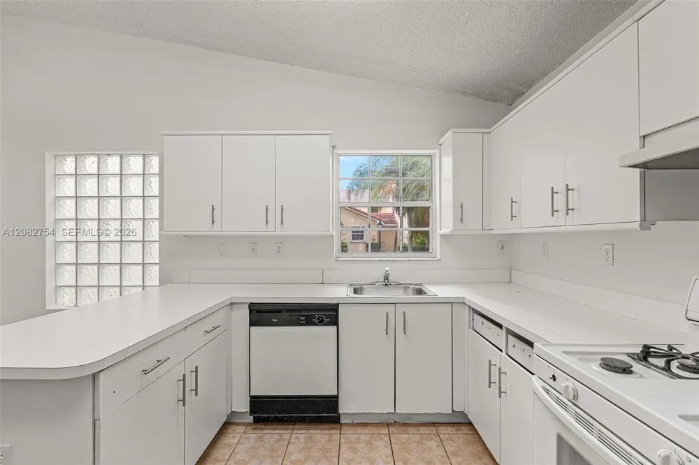 15261 SW 111th St Miami, FL 33196