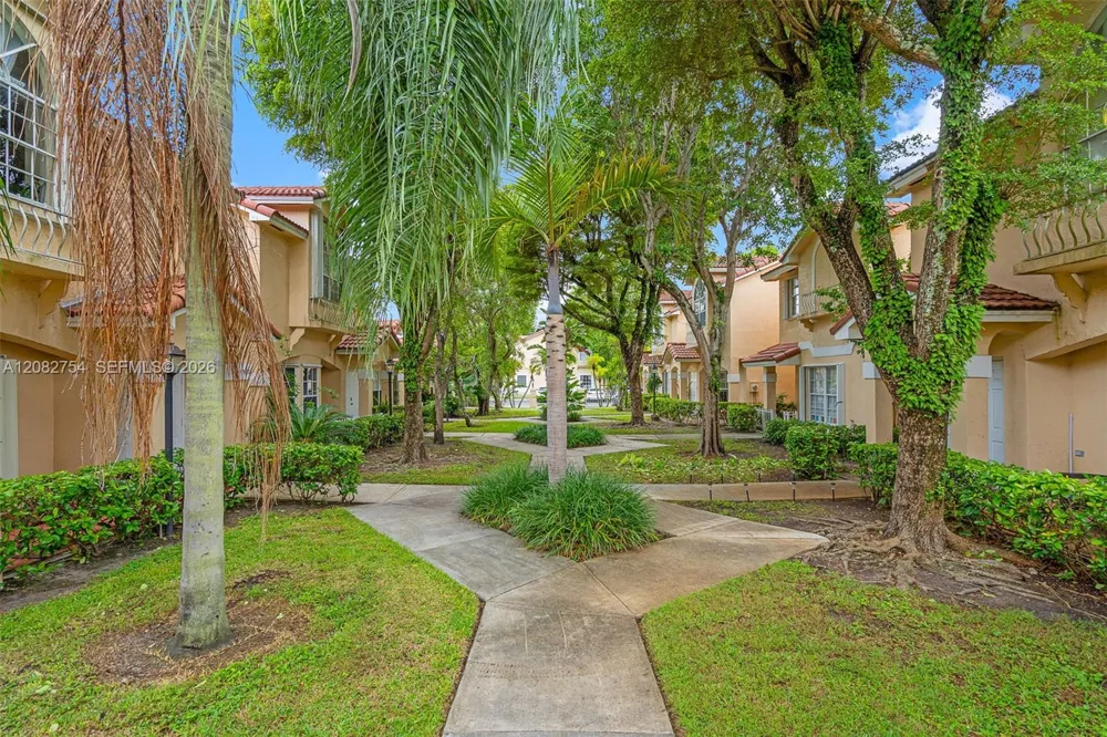 15261 SW 111th St Miami, FL 33196